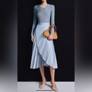 Side Cut Ribbed Long Sleeves